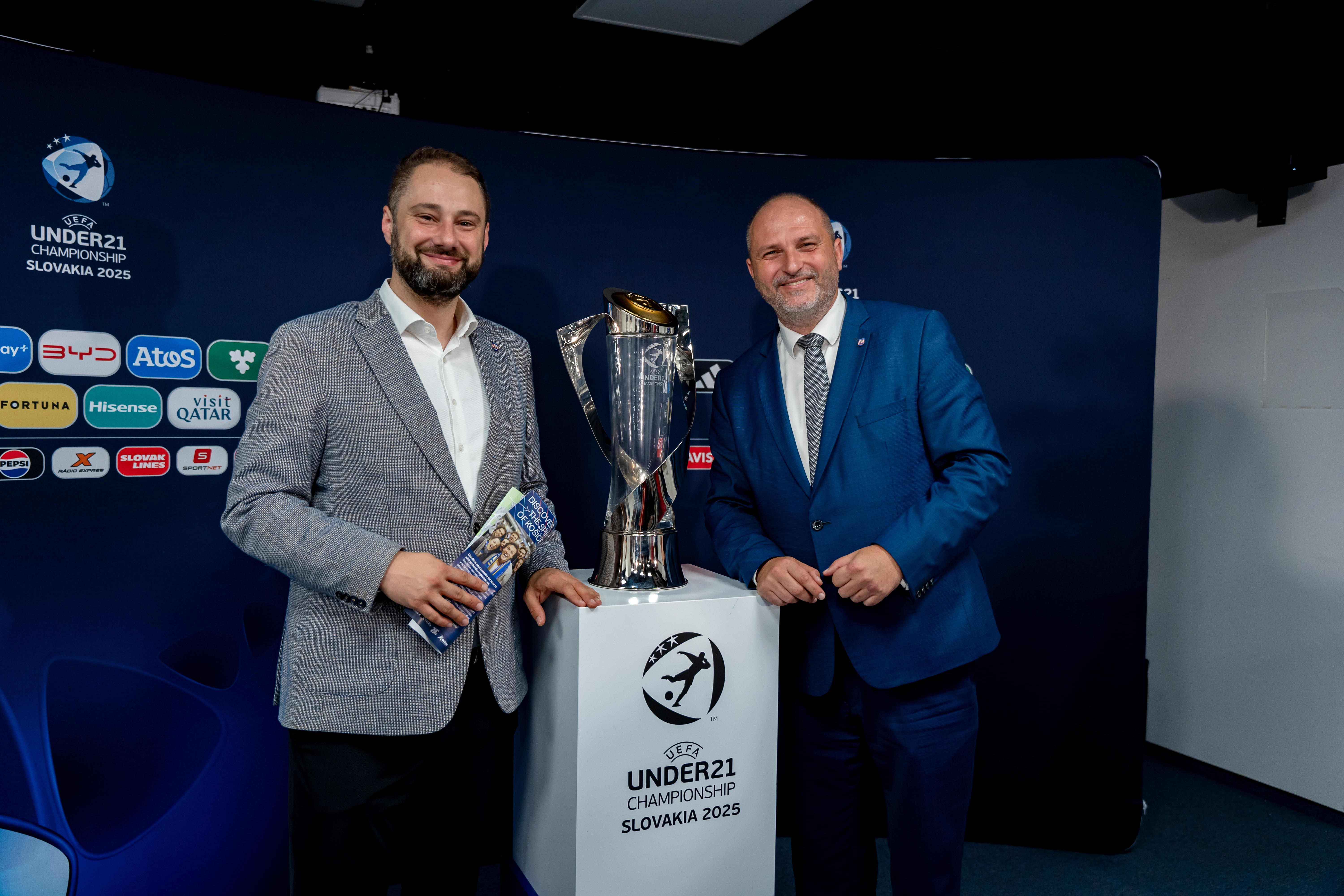 Tlacovy brifing - o pripravach sampionatu UEFA-42